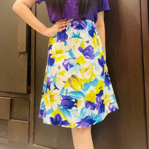 Floral high waist satin skirt - Picture 3 of 9